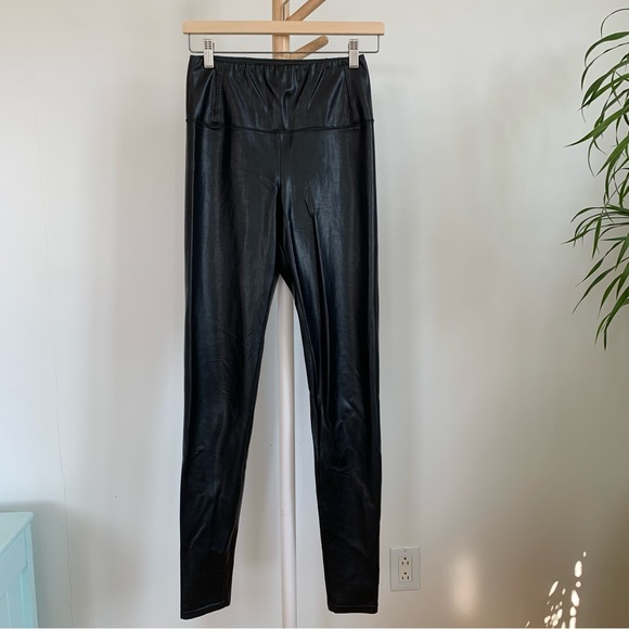Aritzia Daria Pant - Picture 1 of 14